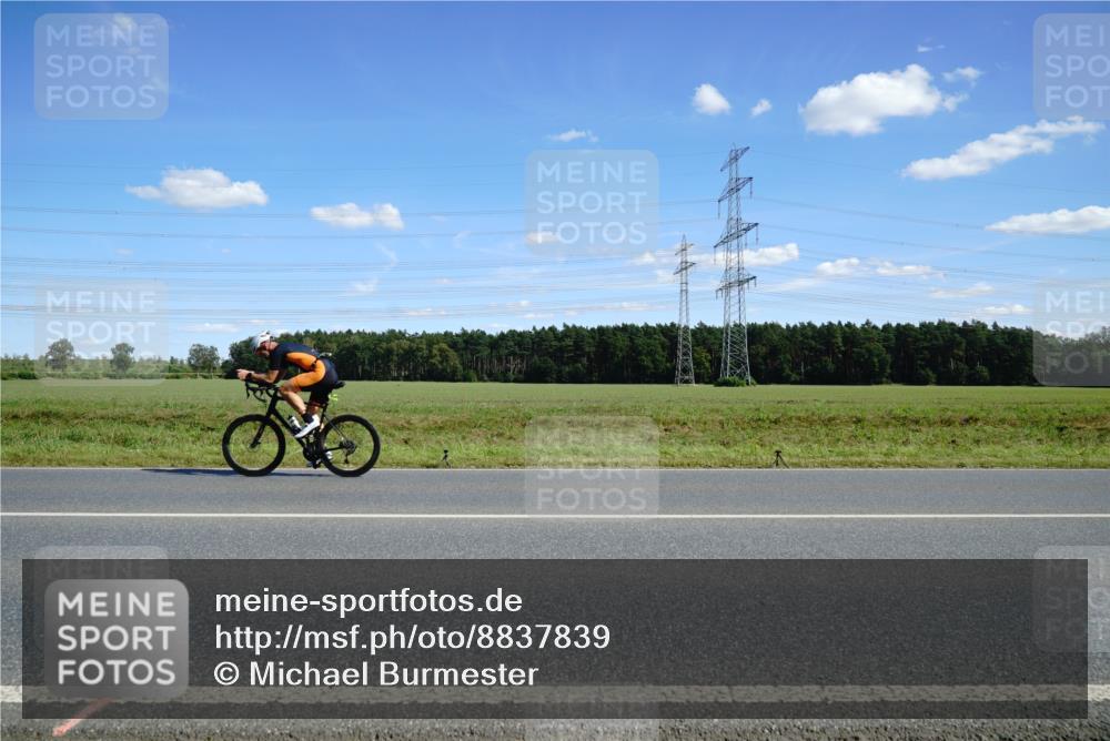 07.09.2025 - 19. Norderstedt Triathlon Michael Burmester http://msf.ph/oto/8837839 07.09.2025 14:12:31 Radfahren  meine-sportfotos.de
