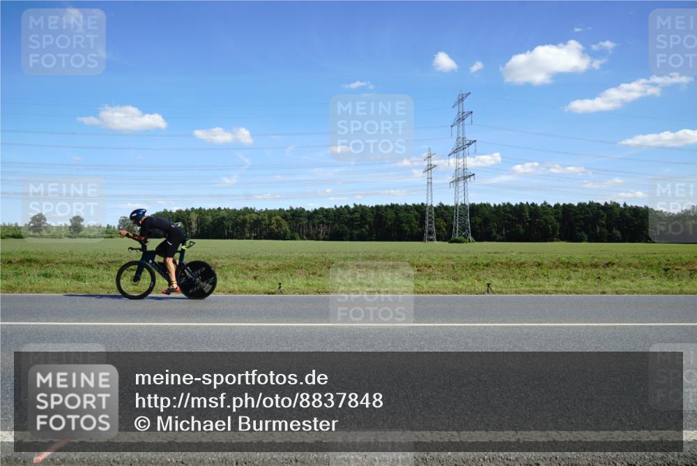 07.09.2025 - 19. Norderstedt Triathlon Michael Burmester http://msf.ph/oto/8837848 07.09.2025 14:12:34 Radfahren  meine-sportfotos.de