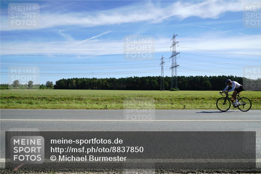 07.09.2025 - 19. Norderstedt Triathlon Michael Burmester http://msf.ph/oto/8837850 07.09.2025 12:04:10 Radfahren 293, 791, 1369 meine-sportfotos.de