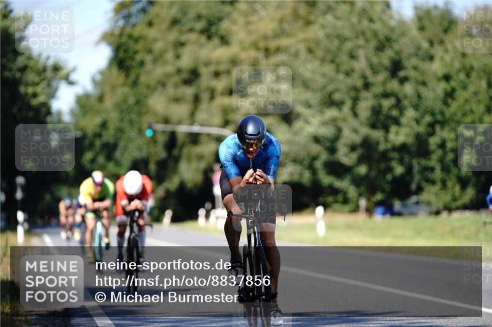 07.09.2025 - 19. Norderstedt Triathlon Michael Burmester http://msf.ph/oto/8837856 07.09.2025 14:22:46 Radfahren 880, 975, 1028 meine-sportfotos.de
