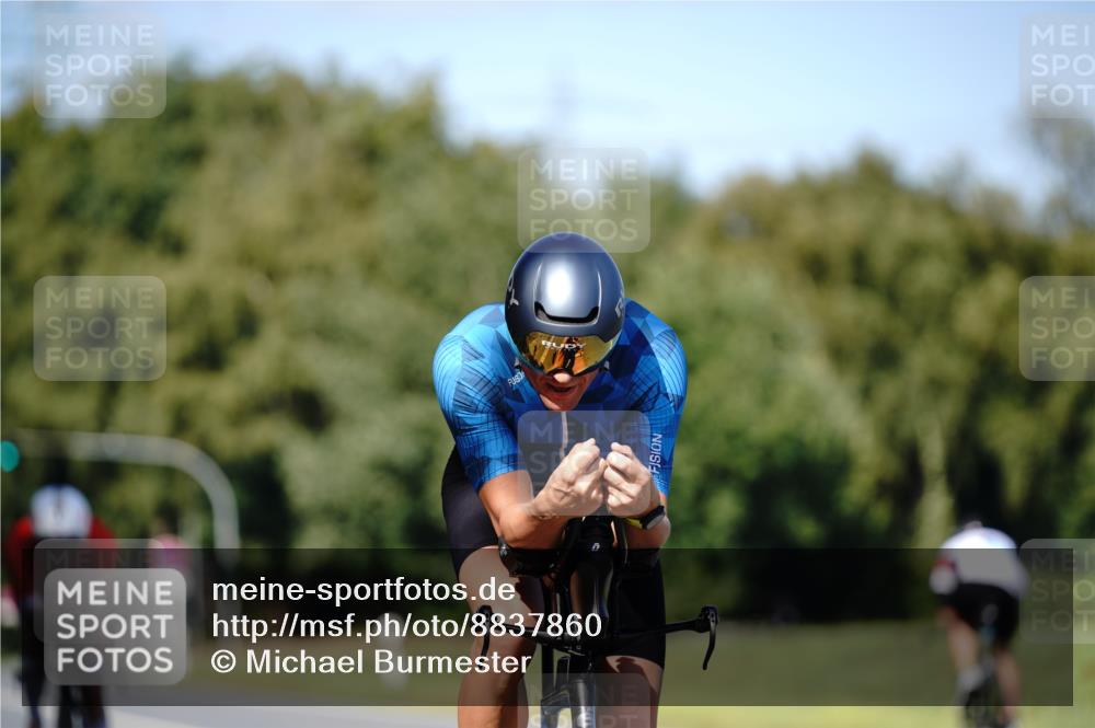 07.09.2025 - 19. Norderstedt Triathlon Michael Burmester http://msf.ph/oto/8837860 07.09.2025 14:22:46 Radfahren 880, 975, 1028 meine-sportfotos.de