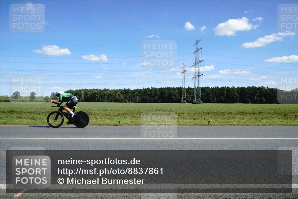 07.09.2025 - 19. Norderstedt Triathlon Michael Burmester http://msf.ph/oto/8837861 07.09.2025 14:12:37 Radfahren  meine-sportfotos.de