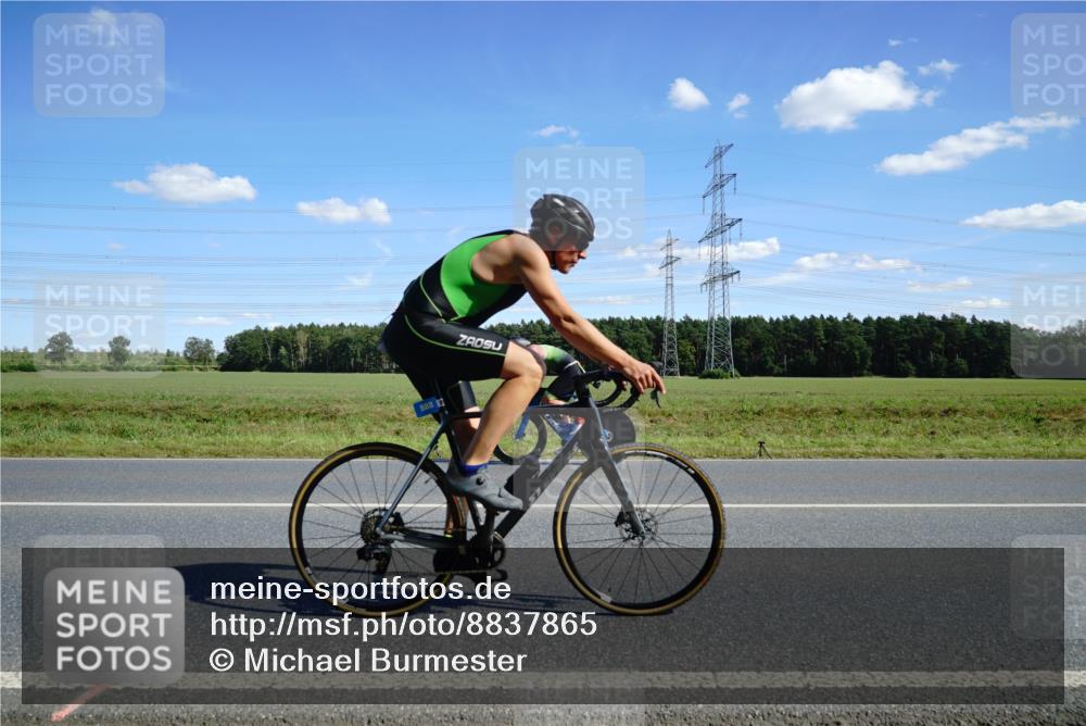 07.09.2025 - 19. Norderstedt Triathlon Michael Burmester http://msf.ph/oto/8837865 07.09.2025 14:12:41 Radfahren 888 meine-sportfotos.de