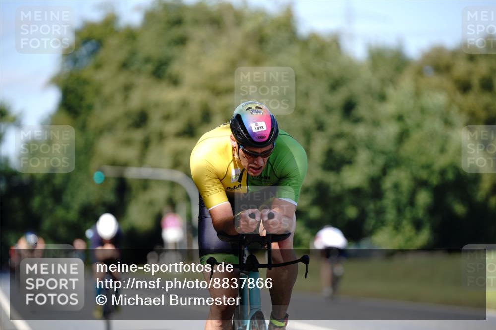 07.09.2025 - 19. Norderstedt Triathlon Michael Burmester http://msf.ph/oto/8837866 07.09.2025 14:22:49 Radfahren 369, 880, 975, 1028 meine-sportfotos.de