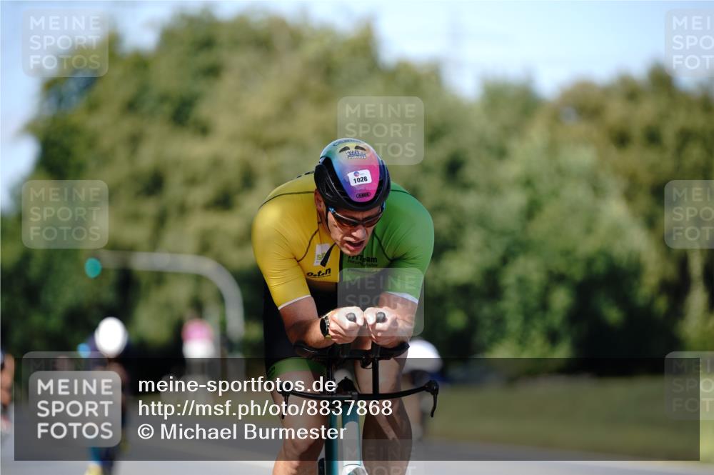 07.09.2025 - 19. Norderstedt Triathlon Michael Burmester http://msf.ph/oto/8837868 07.09.2025 14:22:49 Radfahren 369, 880, 975, 1028 meine-sportfotos.de
