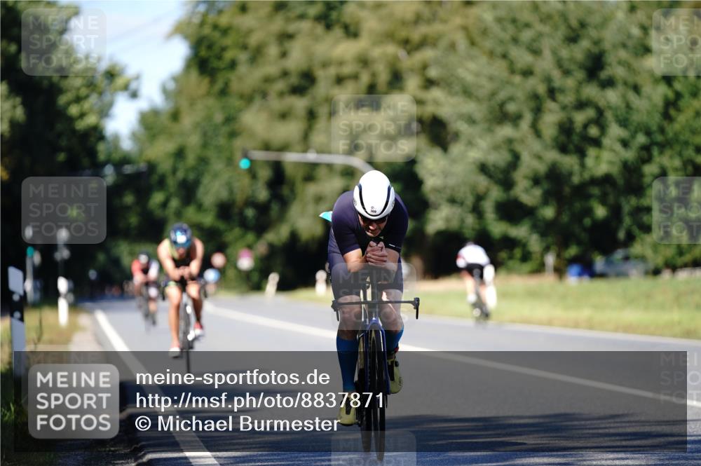 07.09.2025 - 19. Norderstedt Triathlon Michael Burmester http://msf.ph/oto/8837871 07.09.2025 14:22:50 Radfahren 369, 975, 997, 1028 meine-sportfotos.de