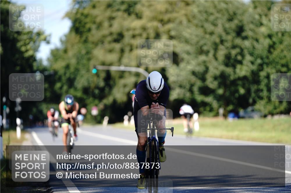 07.09.2025 - 19. Norderstedt Triathlon Michael Burmester http://msf.ph/oto/8837873 07.09.2025 14:22:50 Radfahren 369, 975, 997, 1028 meine-sportfotos.de