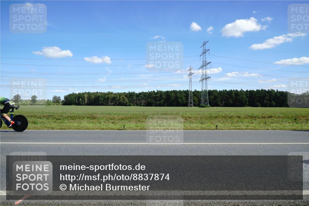 07.09.2025 - 19. Norderstedt Triathlon Michael Burmester http://msf.ph/oto/8837874 07.09.2025 14:12:41 Radfahren 888 meine-sportfotos.de