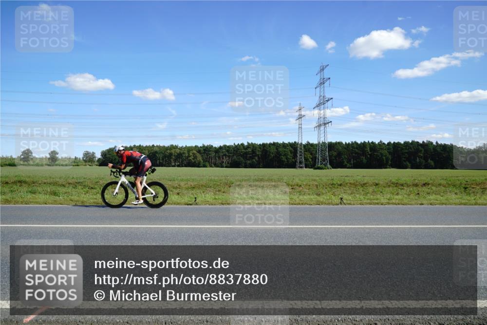 07.09.2025 - 19. Norderstedt Triathlon Michael Burmester http://msf.ph/oto/8837880 07.09.2025 14:12:42 Radfahren 888 meine-sportfotos.de