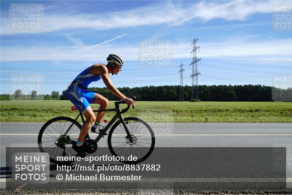 07.09.2025 - 19. Norderstedt Triathlon Michael Burmester http://msf.ph/oto/8837882 07.09.2025 12:04:17 Radfahren 1248 meine-sportfotos.de
