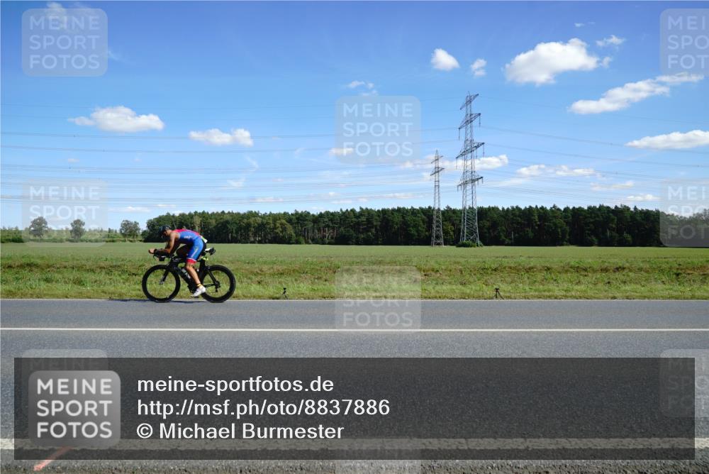 07.09.2025 - 19. Norderstedt Triathlon Michael Burmester http://msf.ph/oto/8837886 07.09.2025 14:12:49 Radfahren 980 meine-sportfotos.de