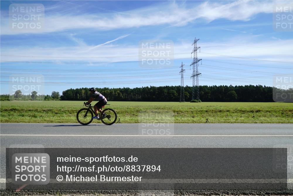 07.09.2025 - 19. Norderstedt Triathlon Michael Burmester http://msf.ph/oto/8837894 07.09.2025 12:04:30 Radfahren 721 meine-sportfotos.de