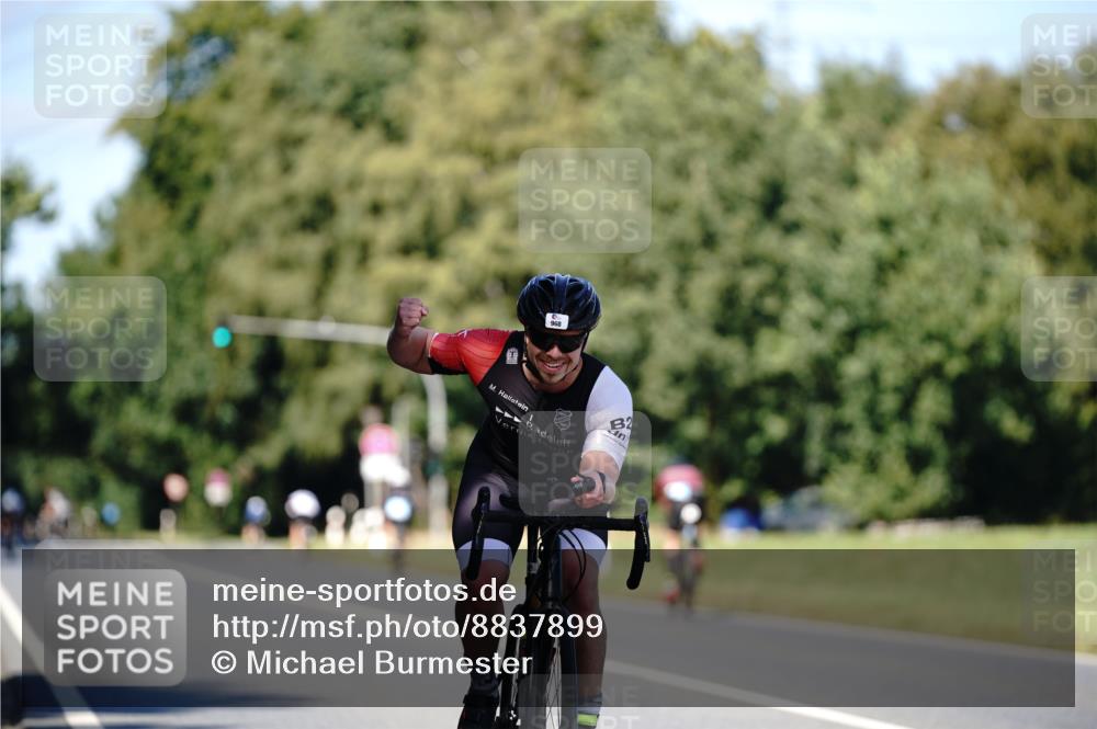07.09.2025 - 19. Norderstedt Triathlon Michael Burmester http://msf.ph/oto/8837899 07.09.2025 14:22:57 Radfahren 968 meine-sportfotos.de