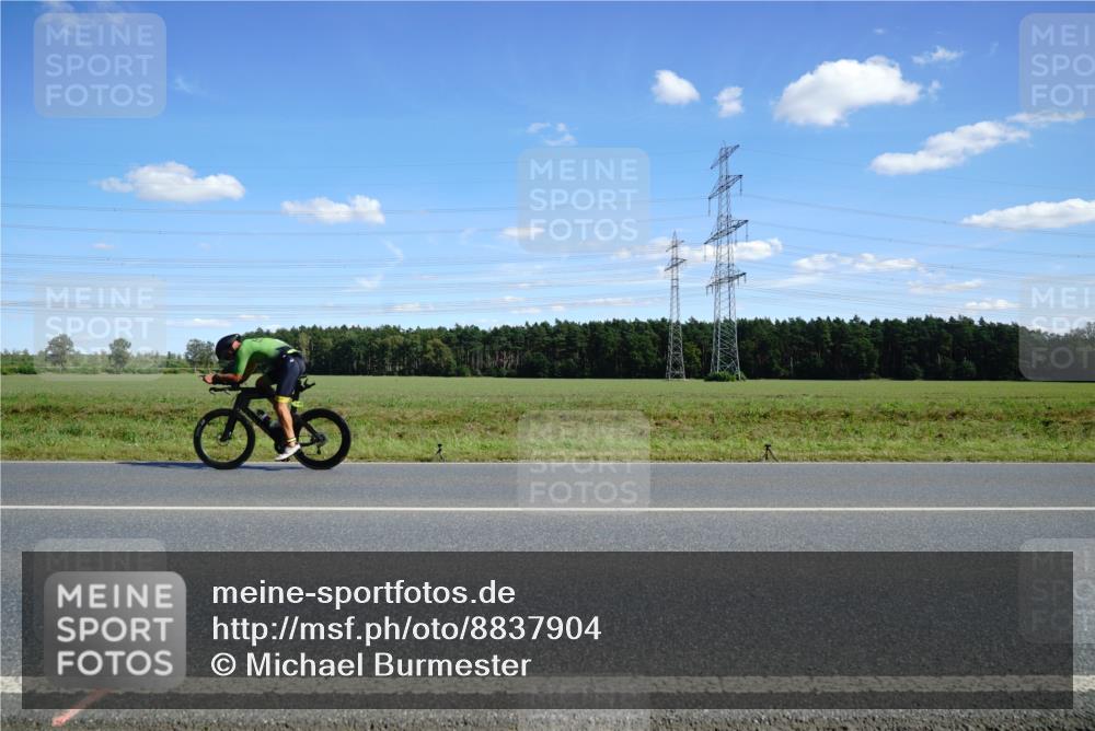 07.09.2025 - 19. Norderstedt Triathlon Michael Burmester http://msf.ph/oto/8837904 07.09.2025 14:13:03 Radfahren 366 meine-sportfotos.de