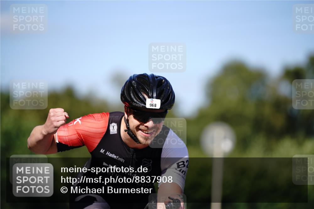 07.09.2025 - 19. Norderstedt Triathlon Michael Burmester http://msf.ph/oto/8837908 07.09.2025 14:22:58 Radfahren 968 meine-sportfotos.de
