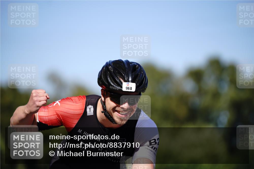07.09.2025 - 19. Norderstedt Triathlon Michael Burmester http://msf.ph/oto/8837910 07.09.2025 14:22:58 Radfahren 968 meine-sportfotos.de