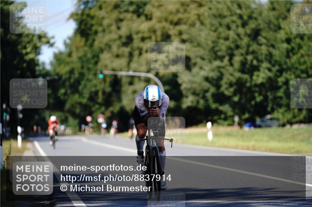 07.09.2025 - 19. Norderstedt Triathlon Michael Burmester http://msf.ph/oto/8837914 07.09.2025 14:23:06 Radfahren 1501 meine-sportfotos.de