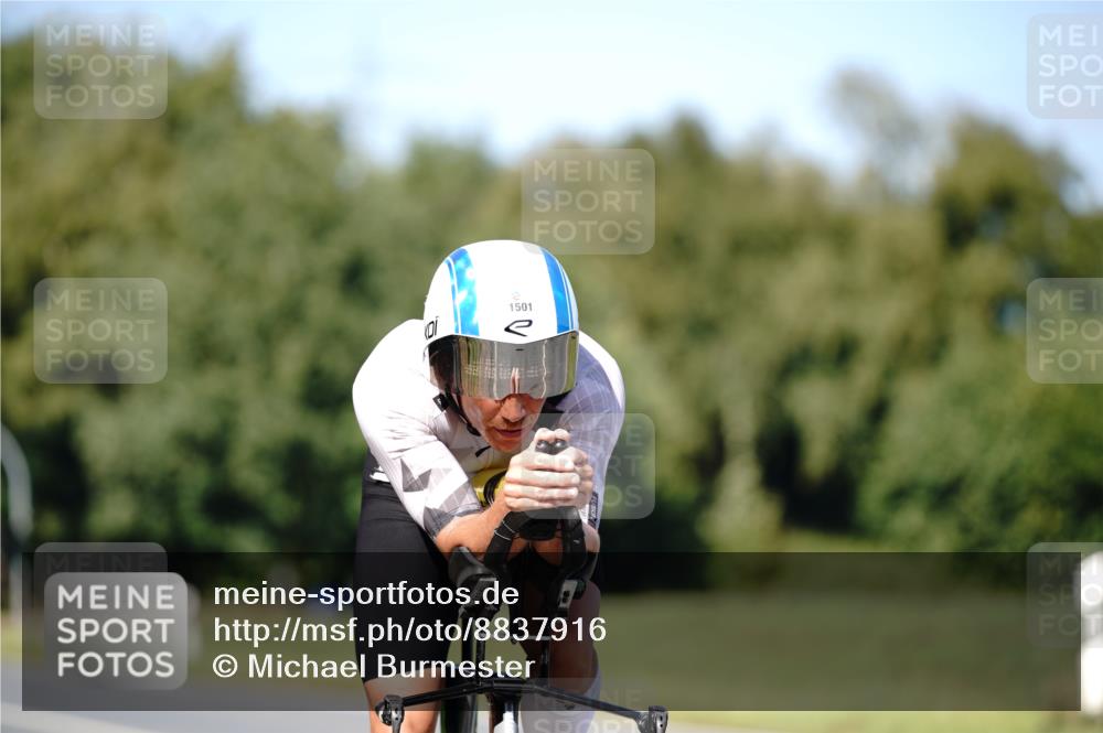 07.09.2025 - 19. Norderstedt Triathlon Michael Burmester http://msf.ph/oto/8837916 07.09.2025 14:23:07 Radfahren 1501 meine-sportfotos.de