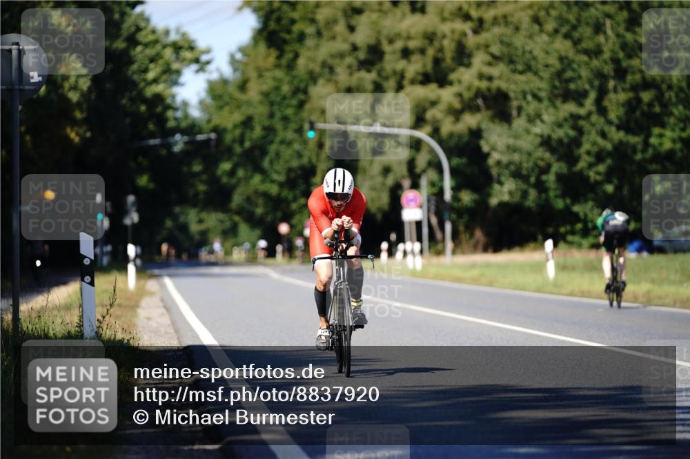 07.09.2025 - 19. Norderstedt Triathlon Michael Burmester http://msf.ph/oto/8837920 07.09.2025 14:23:11 Radfahren 974 meine-sportfotos.de