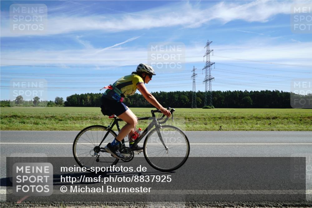 07.09.2025 - 19. Norderstedt Triathlon Michael Burmester http://msf.ph/oto/8837925 07.09.2025 12:04:38 Radfahren 860 meine-sportfotos.de