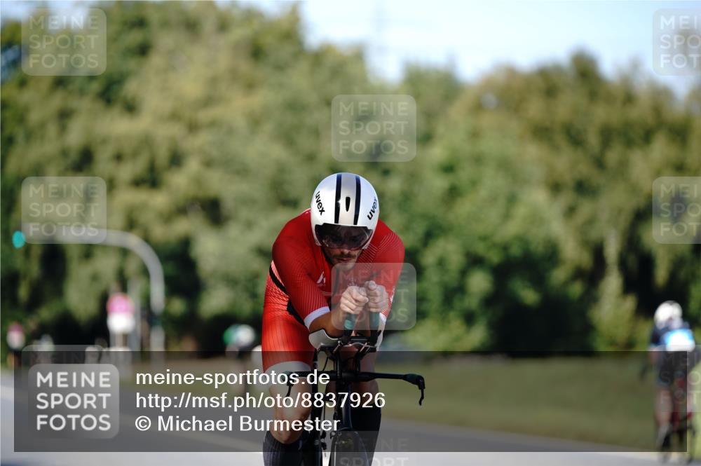 07.09.2025 - 19. Norderstedt Triathlon Michael Burmester http://msf.ph/oto/8837926 07.09.2025 14:23:12 Radfahren 974 meine-sportfotos.de