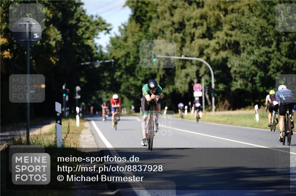 07.09.2025 - 19. Norderstedt Triathlon Michael Burmester http://msf.ph/oto/8837928 07.09.2025 14:23:38 Radfahren 1502 meine-sportfotos.de