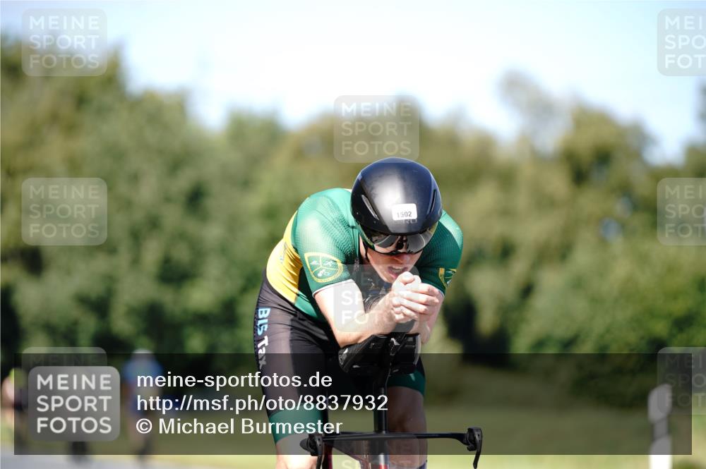 07.09.2025 - 19. Norderstedt Triathlon Michael Burmester http://msf.ph/oto/8837932 07.09.2025 14:23:40 Radfahren 1502 meine-sportfotos.de