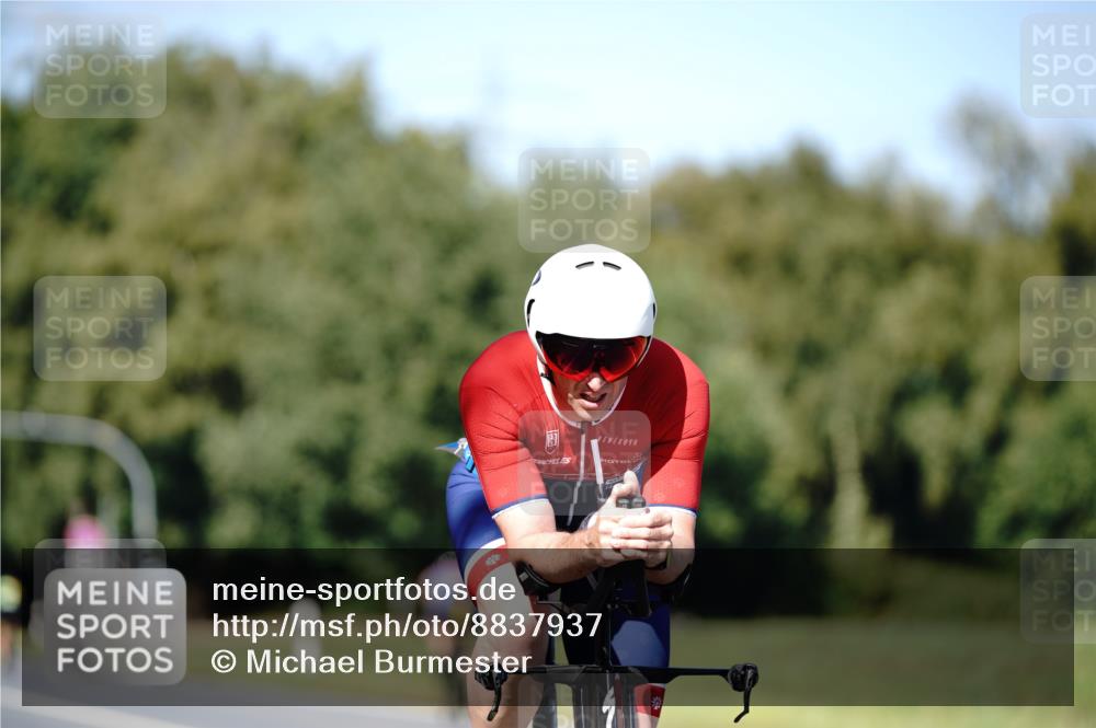 07.09.2025 - 19. Norderstedt Triathlon Michael Burmester http://msf.ph/oto/8837937 07.09.2025 14:23:44 Radfahren 366 meine-sportfotos.de