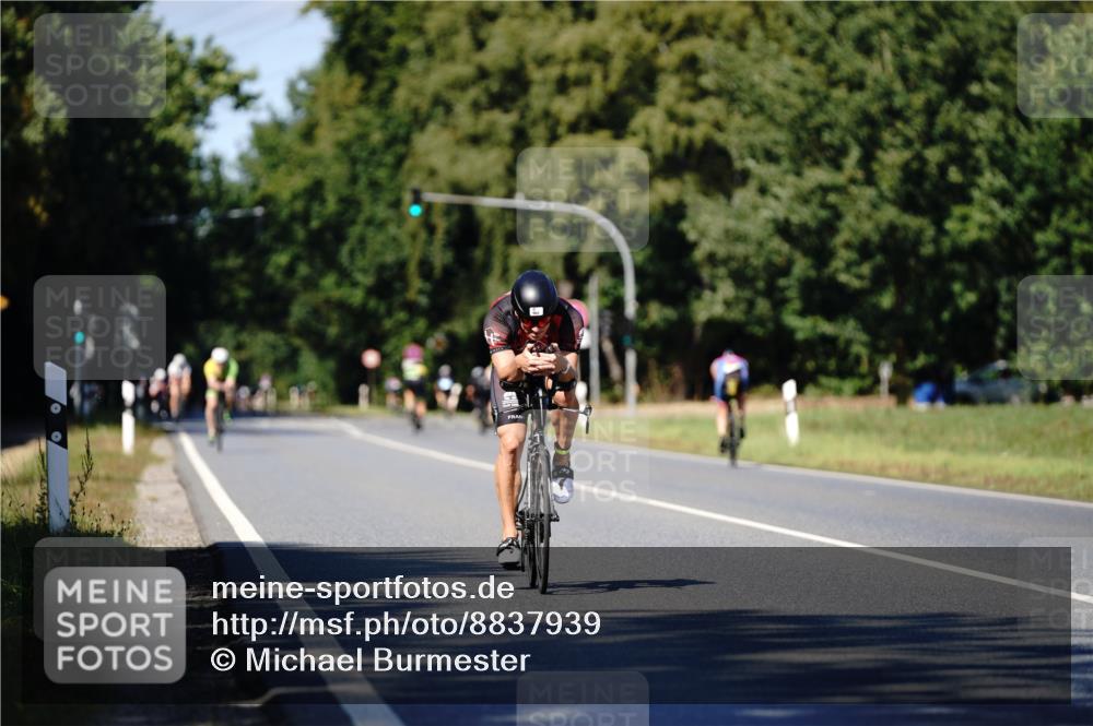 07.09.2025 - 19. Norderstedt Triathlon Michael Burmester http://msf.ph/oto/8837939 07.09.2025 14:23:47 Radfahren 366, 962 meine-sportfotos.de