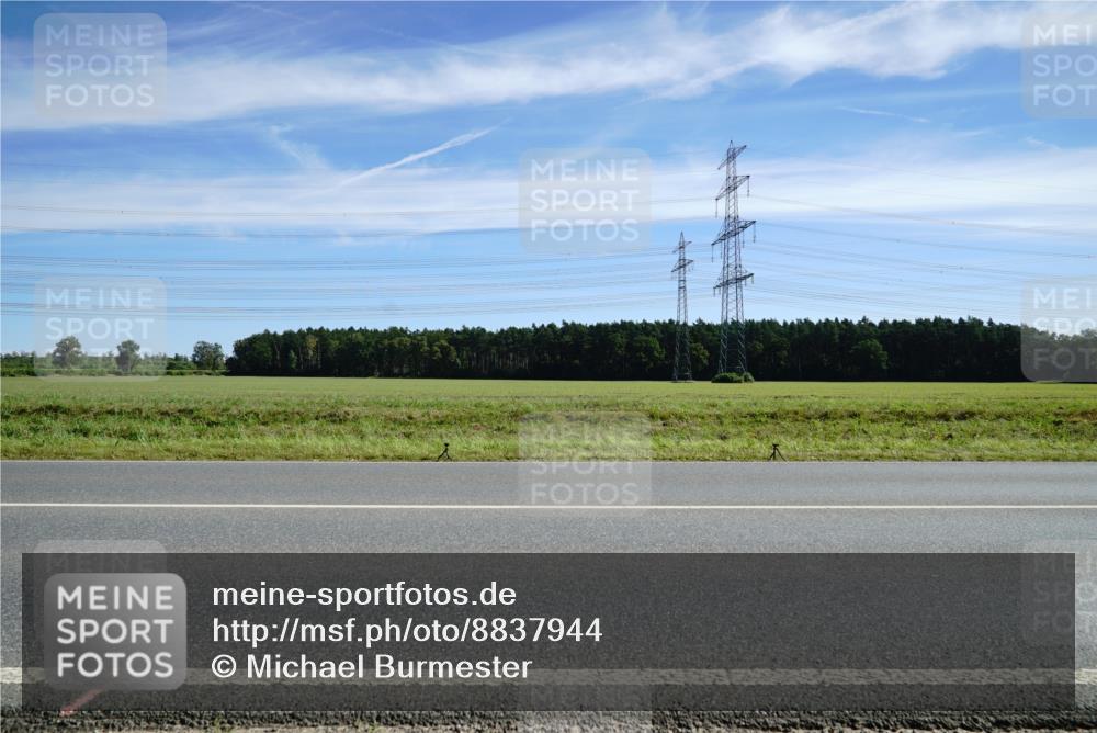 07.09.2025 - 19. Norderstedt Triathlon Michael Burmester http://msf.ph/oto/8837944 07.09.2025 12:04:41 Radfahren 715, 860 meine-sportfotos.de