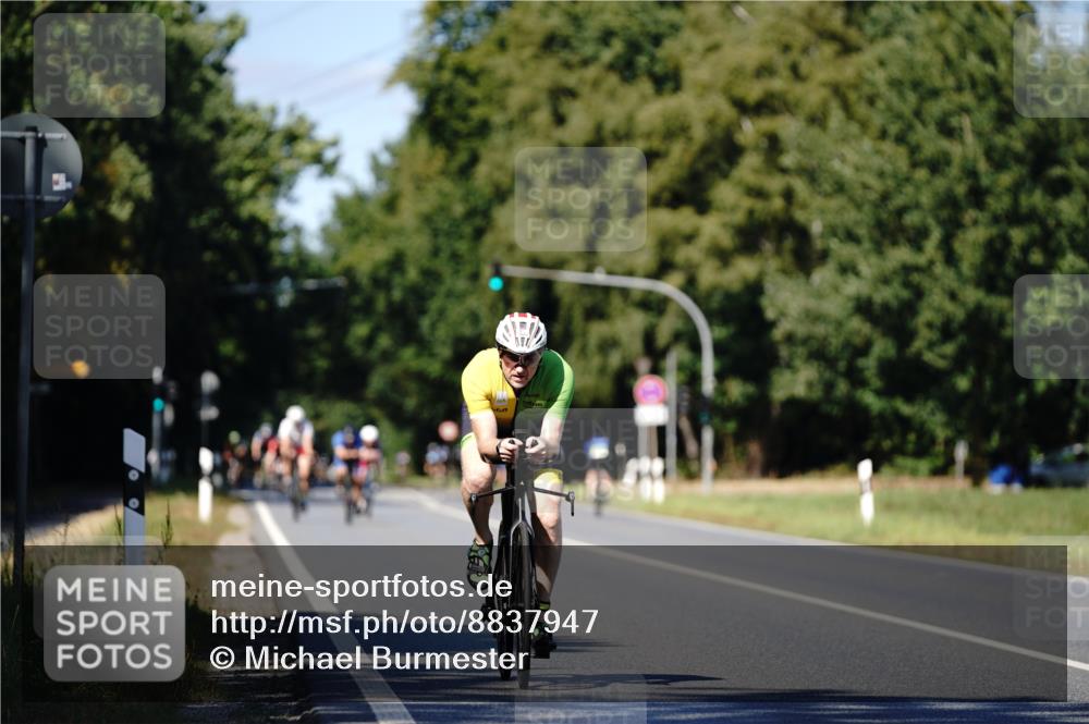 07.09.2025 - 19. Norderstedt Triathlon Michael Burmester http://msf.ph/oto/8837947 07.09.2025 14:23:54 Radfahren 1029 meine-sportfotos.de