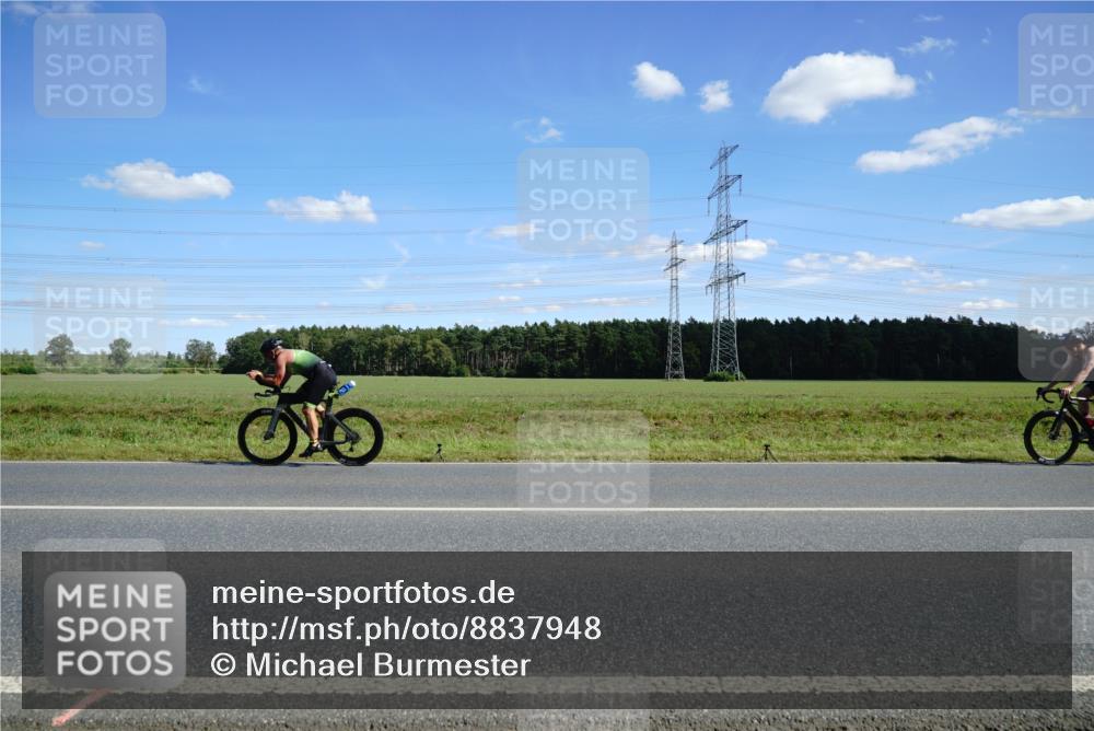 07.09.2025 - 19. Norderstedt Triathlon Michael Burmester http://msf.ph/oto/8837948 07.09.2025 14:13:23 Radfahren 394, 863, 965 meine-sportfotos.de
