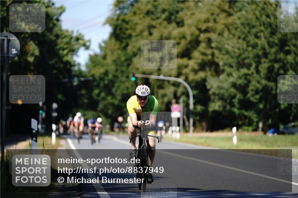 07.09.2025 - 19. Norderstedt Triathlon Michael Burmester http://msf.ph/oto/8837949 07.09.2025 14:23:54 Radfahren 1029 meine-sportfotos.de
