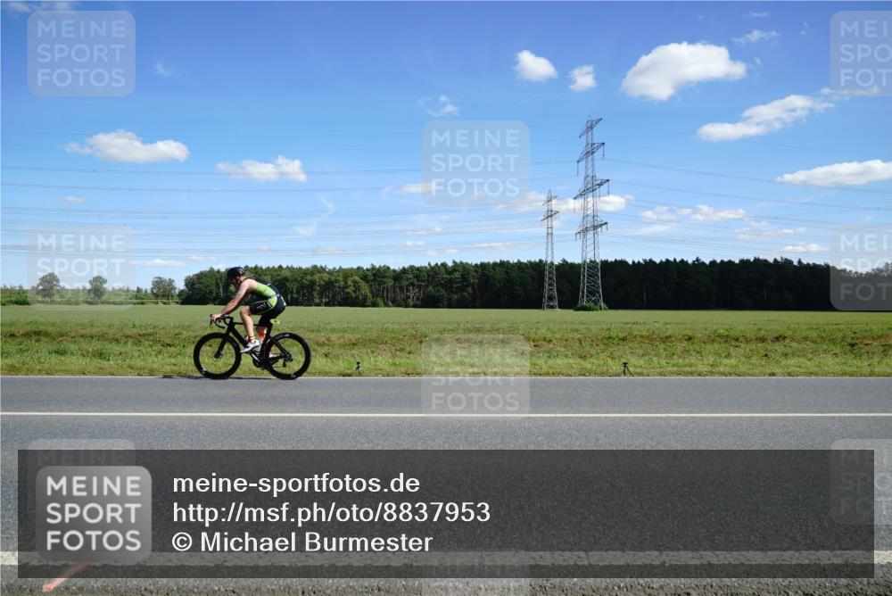 07.09.2025 - 19. Norderstedt Triathlon Michael Burmester http://msf.ph/oto/8837953 07.09.2025 14:13:24 Radfahren 394, 863 meine-sportfotos.de