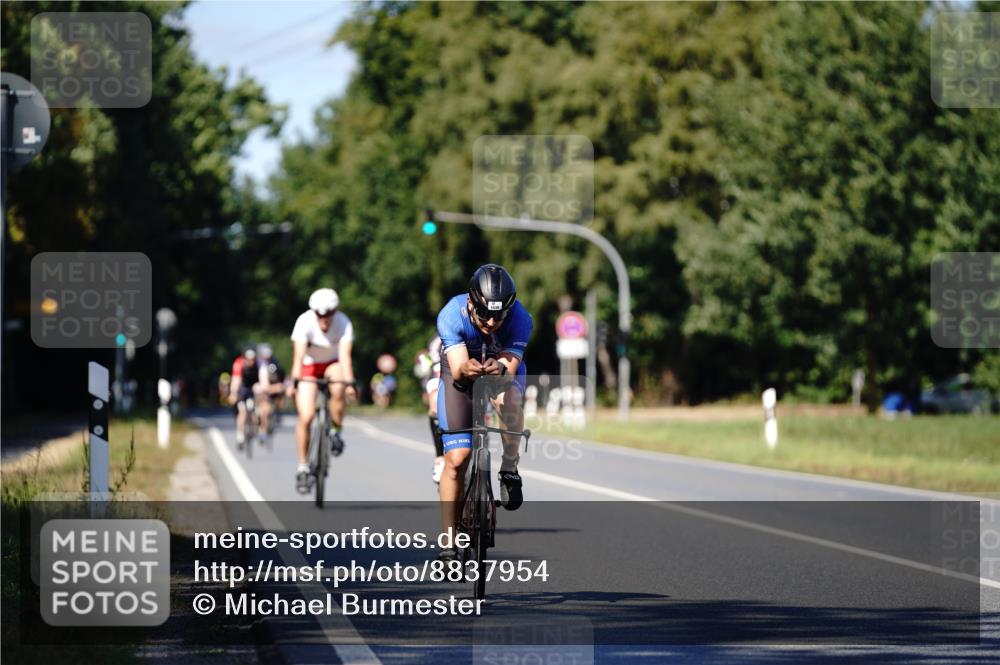 07.09.2025 - 19. Norderstedt Triathlon Michael Burmester http://msf.ph/oto/8837954 07.09.2025 14:24:00 Radfahren 985, 1039 meine-sportfotos.de
