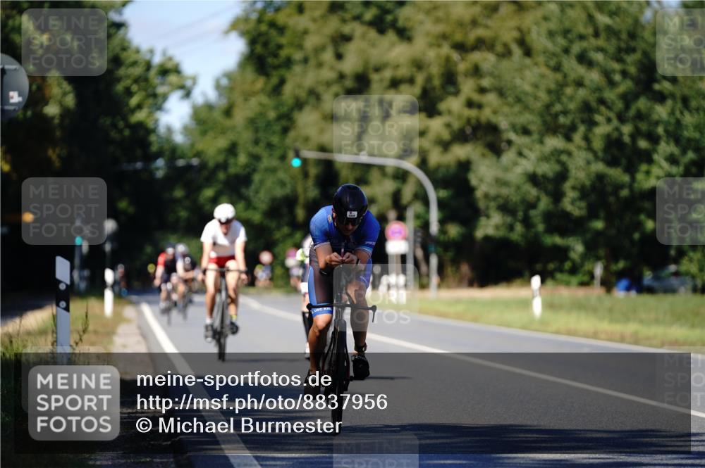 07.09.2025 - 19. Norderstedt Triathlon Michael Burmester http://msf.ph/oto/8837956 07.09.2025 14:24:00 Radfahren 985, 1039 meine-sportfotos.de