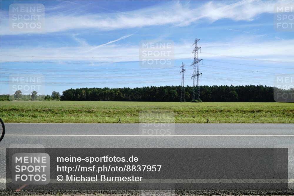 07.09.2025 - 19. Norderstedt Triathlon Michael Burmester http://msf.ph/oto/8837957 07.09.2025 12:04:42 Radfahren 715, 860 meine-sportfotos.de