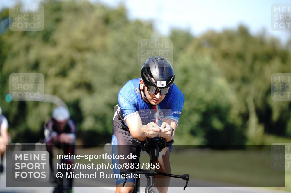 07.09.2025 - 19. Norderstedt Triathlon Michael Burmester http://msf.ph/oto/8837958 07.09.2025 14:24:01 Radfahren 985, 1039, 1431 meine-sportfotos.de