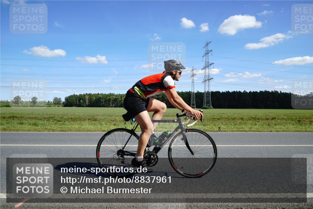 07.09.2025 - 19. Norderstedt Triathlon Michael Burmester http://msf.ph/oto/8837961 07.09.2025 14:13:25 Radfahren 394, 863 meine-sportfotos.de