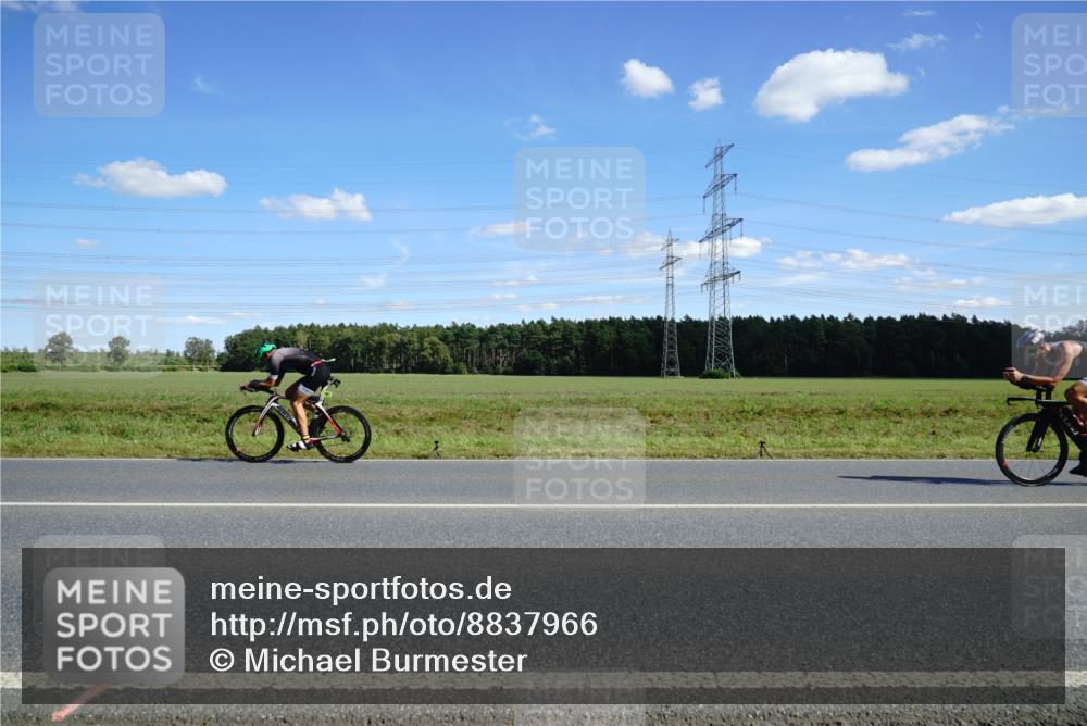 07.09.2025 - 19. Norderstedt Triathlon Michael Burmester http://msf.ph/oto/8837966 07.09.2025 14:13:30 Radfahren 974, 1019 meine-sportfotos.de