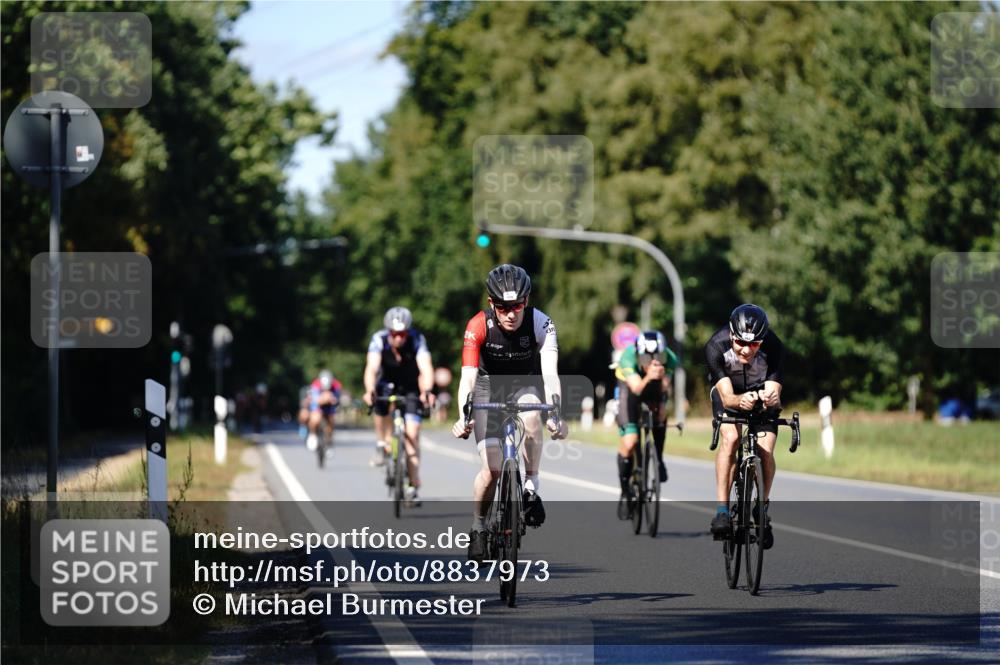 07.09.2025 - 19. Norderstedt Triathlon Michael Burmester http://msf.ph/oto/8837973 07.09.2025 14:24:05 Radfahren 965, 970, 985, 1431, 1505 meine-sportfotos.de