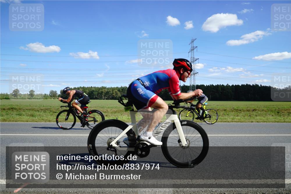 07.09.2025 - 19. Norderstedt Triathlon Michael Burmester http://msf.ph/oto/8837974 07.09.2025 14:13:31 Radfahren 974, 1019 meine-sportfotos.de