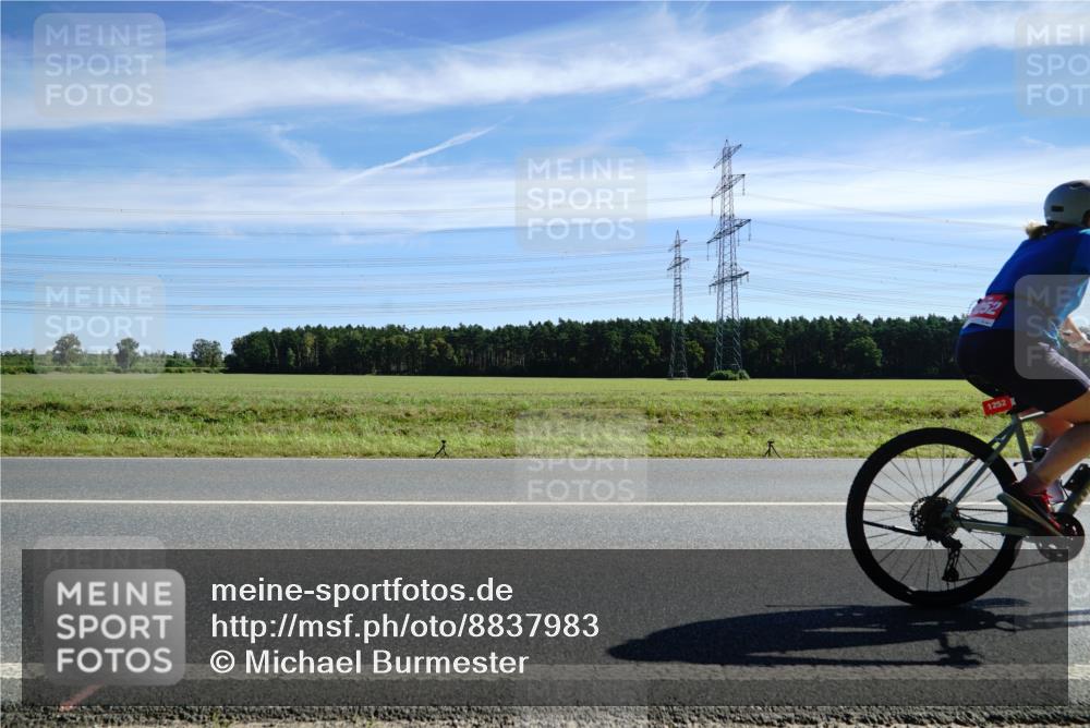 07.09.2025 - 19. Norderstedt Triathlon Michael Burmester http://msf.ph/oto/8837983 07.09.2025 12:04:45 Radfahren 715, 1252 meine-sportfotos.de