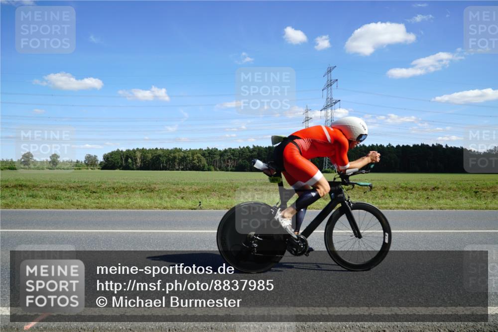 07.09.2025 - 19. Norderstedt Triathlon Michael Burmester http://msf.ph/oto/8837985 07.09.2025 14:13:33 Radfahren 974, 1019 meine-sportfotos.de