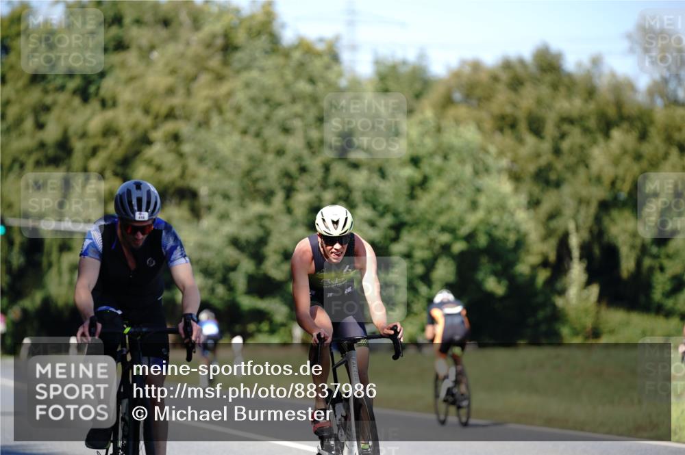 07.09.2025 - 19. Norderstedt Triathlon Michael Burmester http://msf.ph/oto/8837986 07.09.2025 14:24:08 Radfahren 410, 965, 970, 996, 1018, 1505 meine-sportfotos.de