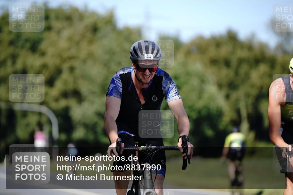 07.09.2025 - 19. Norderstedt Triathlon Michael Burmester http://msf.ph/oto/8837990 07.09.2025 14:24:09 Radfahren 410, 965, 970, 996, 1018, 1505 meine-sportfotos.de