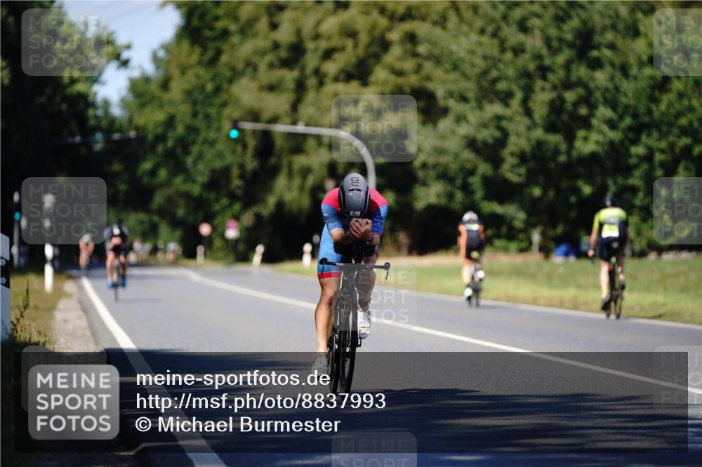 07.09.2025 - 19. Norderstedt Triathlon Michael Burmester http://msf.ph/oto/8837993 07.09.2025 14:24:11 Radfahren 410, 996, 1018, 1505 meine-sportfotos.de
