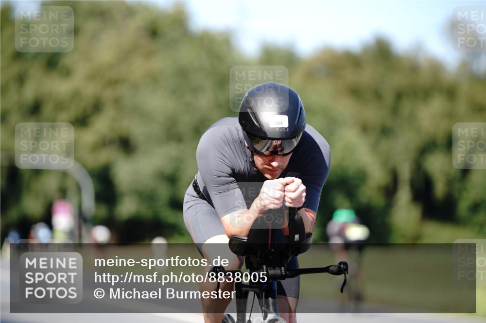 07.09.2025 - 19. Norderstedt Triathlon Michael Burmester http://msf.ph/oto/8838005 07.09.2025 14:24:17 Radfahren 392, 394 meine-sportfotos.de