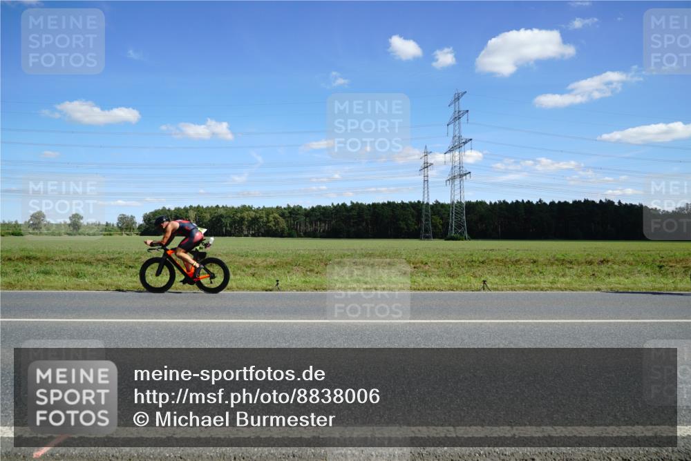 07.09.2025 - 19. Norderstedt Triathlon Michael Burmester http://msf.ph/oto/8838006 07.09.2025 14:13:40 Radfahren  meine-sportfotos.de