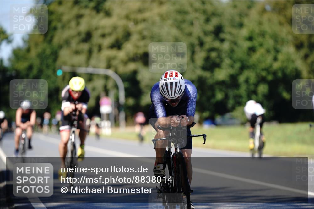 07.09.2025 - 19. Norderstedt Triathlon Michael Burmester http://msf.ph/oto/8838014 07.09.2025 14:24:24 Radfahren 978, 1011 meine-sportfotos.de